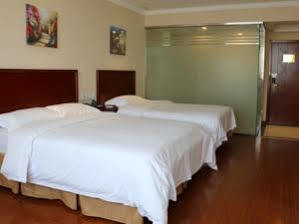 Green Tree Inn Gaoyou Tonghu Road Beihai Express Hotel 양저우 외부 사진